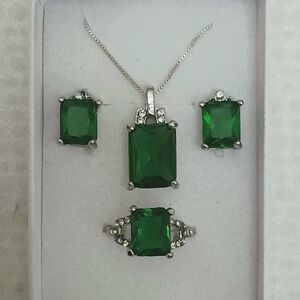Silver And Green Gemstone Jewelry Set